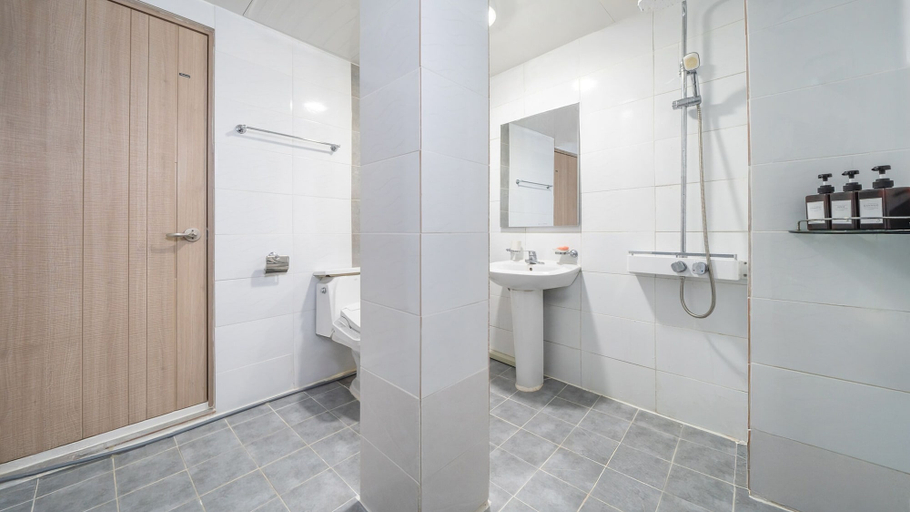 Bathroom 4, Pocheo Welcome Paw and Meow Pet Pension, Pocheon