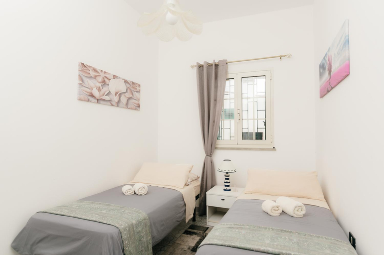 Others 5, Sage Beach Trullo in Pescoluse, Lecce