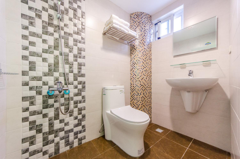 Bathroom 8