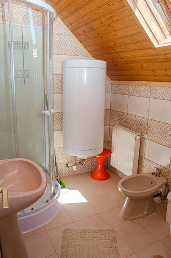 Bathroom 3, Banoporta, Tapolca