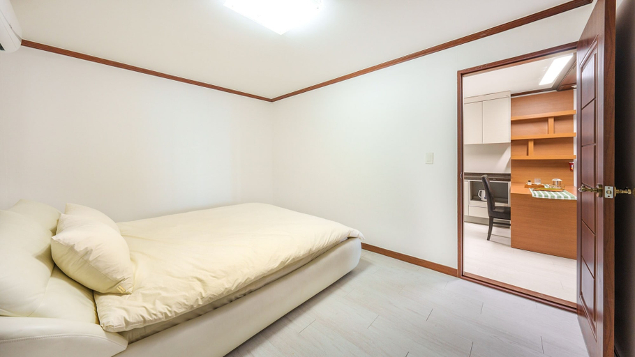 Bedroom 3, Goseong Beach Jin Spa Pension, Goseong