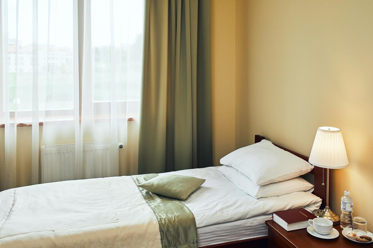 Bedroom 2, Hotel Patriarshyi, L'vivs'ka