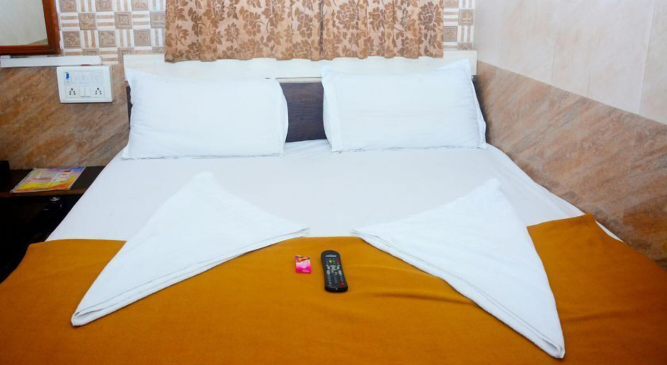 Bedroom 4, Hotel National Residency, Mumbai Suburban