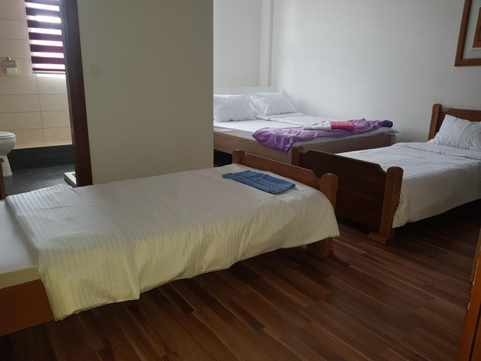 Others 5, PROKLETIJE HOTELL Same
