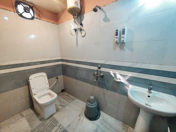 Bathroom 4, Lisa Guest House, Kamrup Metropolitan