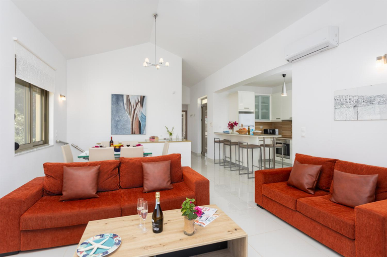 Others 5, Villa Arda, Crete