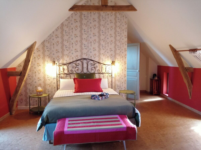 Bedroom 3, à la Mainguère, Ille-et-Vilaine