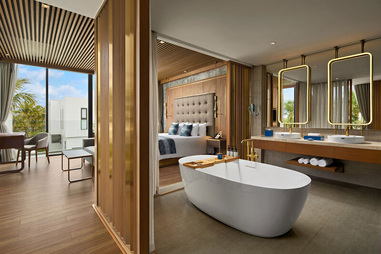 Bathroom 5, Royal Beachfront Villas & Spa Hoi An Danang, Da Nang