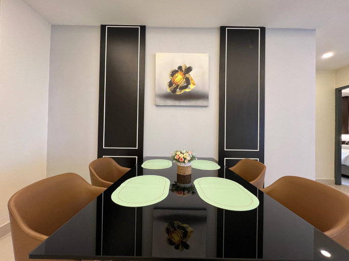 Dining Room 4