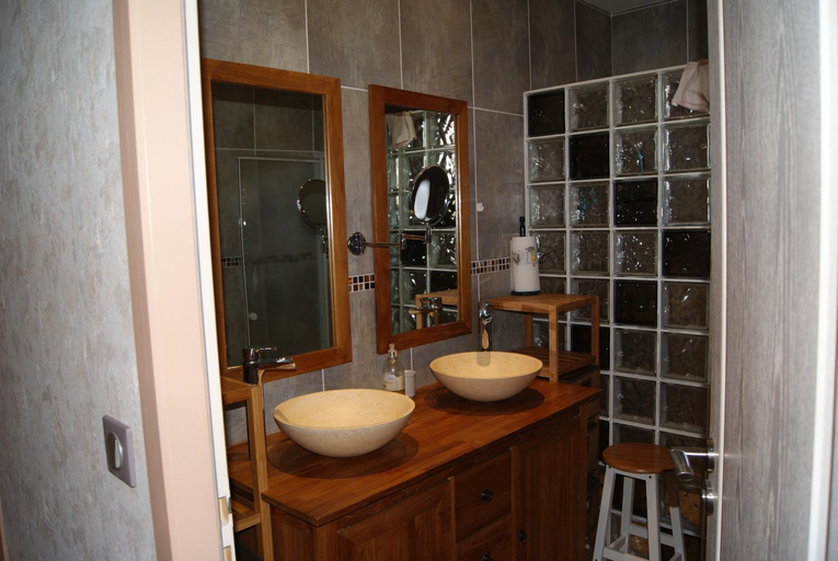 Others 2, Chambres d'Hotes le Libournais, Gard