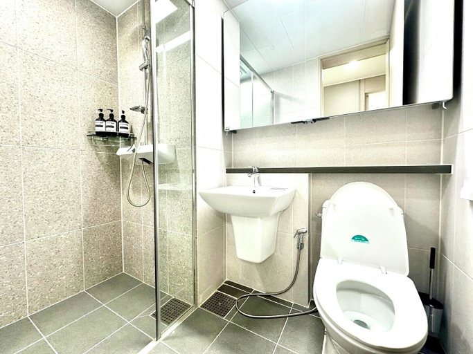Bathroom 4, The November Stay Guri, Guri