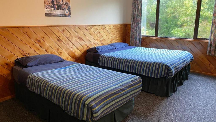 Others 4, National Park Backpackers, Ruapehu