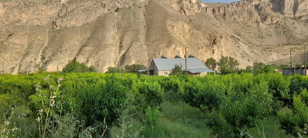 Others 2, Areni Tavern-B&B