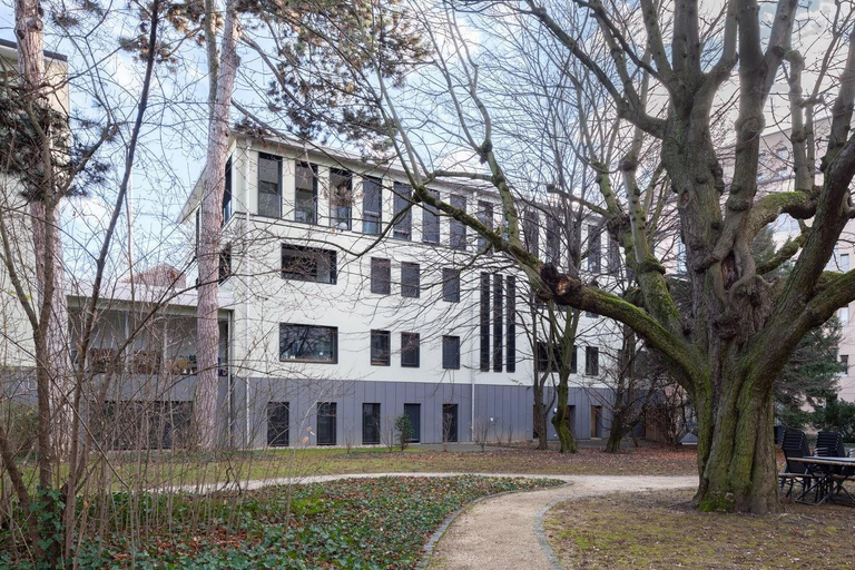 2,5 Zi Design Loft Wohnung mit Gartensitzplatz, Basel