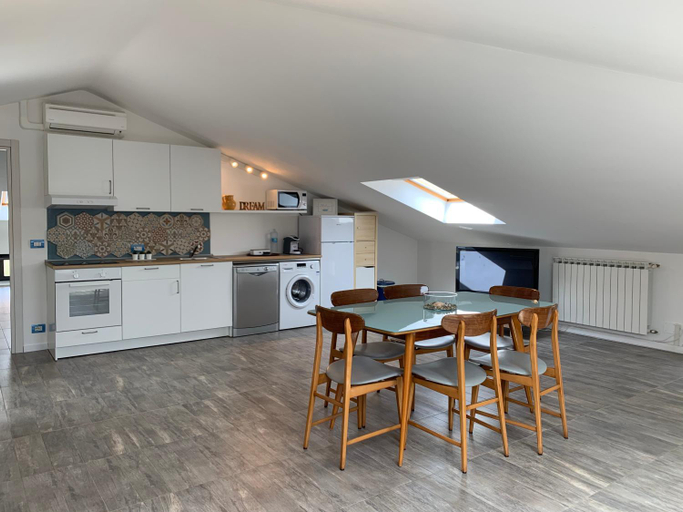 Dining Room 10