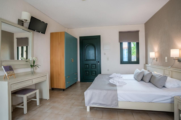 Bedroom 2, Rainbow Hotel Apartments, Crete