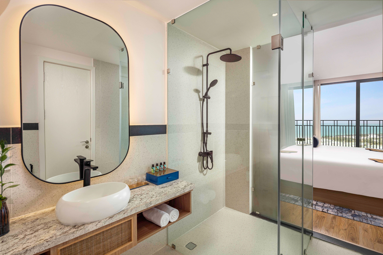 Bathroom 4, Royal Beachfront Villas & Spa Hoi An Danang, Da Nang