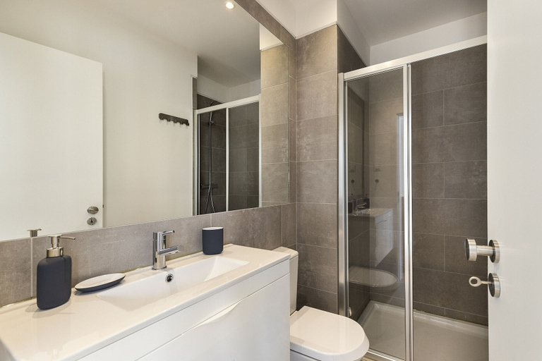 Bathroom, Belem Design 15 by Homing, Lisbon