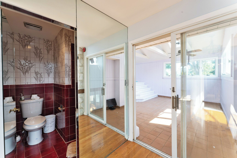 Bedroom 12