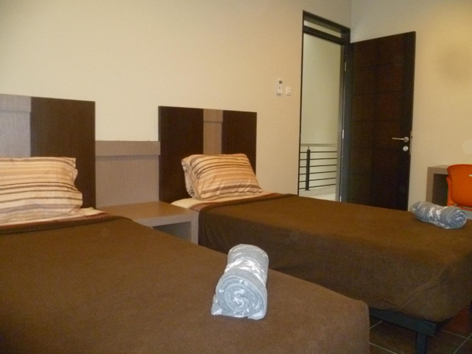 Twin House, Sleman