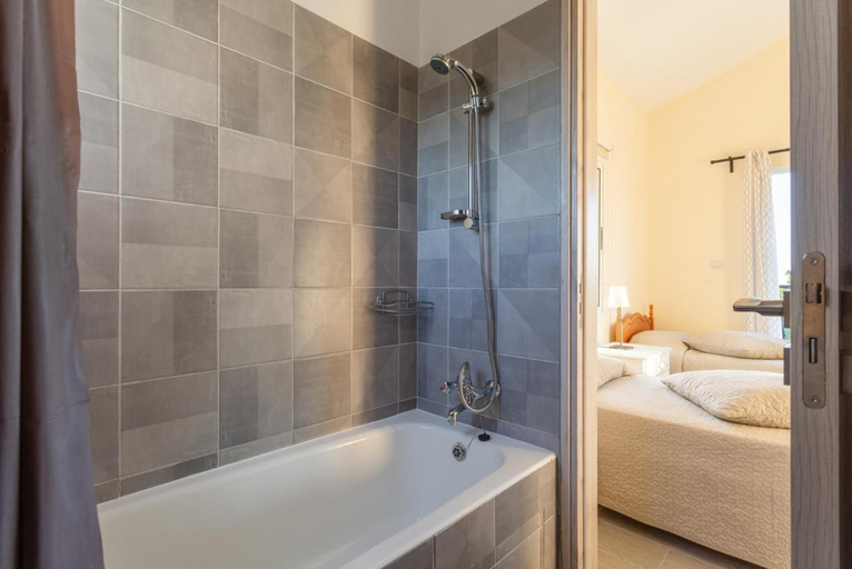 Bathroom 3, Sun Beach Villa