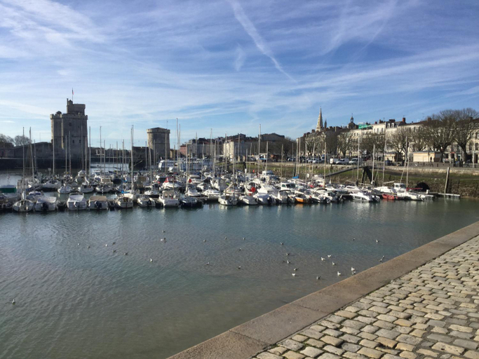 Appartement centre ville pres du port avec parking et wifi, Charente-Maritime