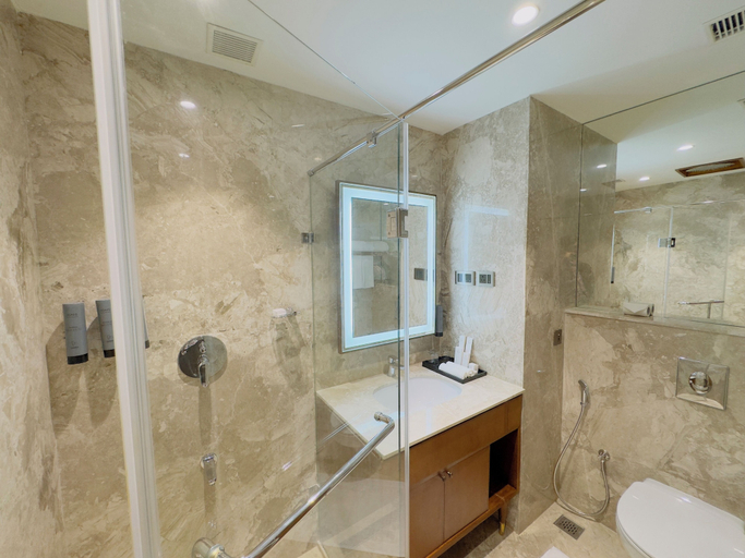 Bathroom 4, Gokulam Grand Kozhikode, Kozhikode