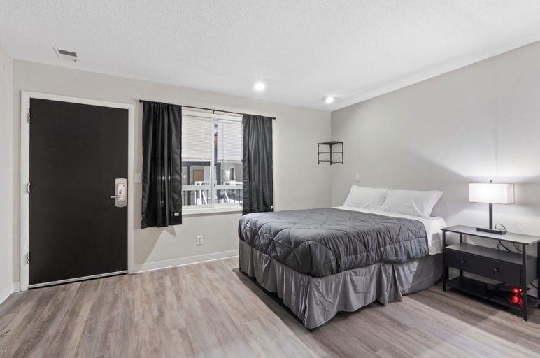 Others 5, Willow Inn Suites, Eau Claire
