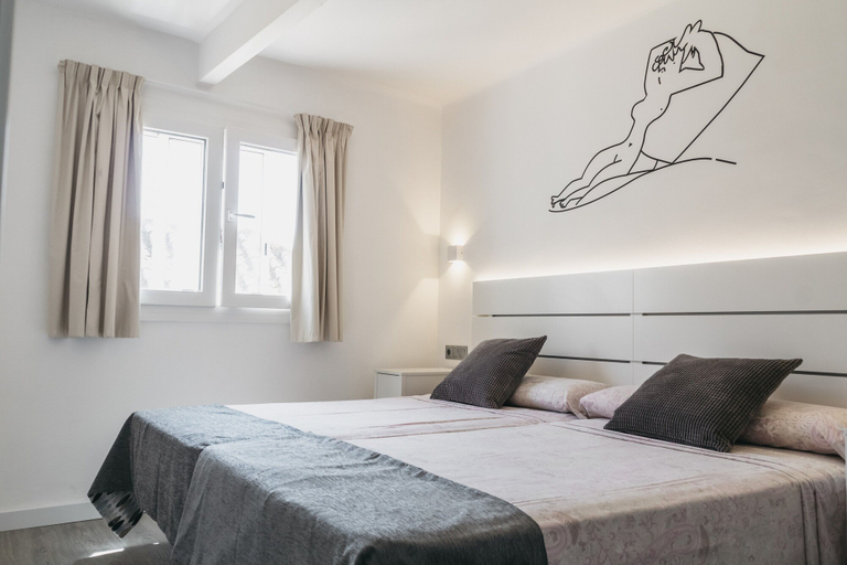 Bedroom 2, Marqués de Guadiaro 1, Málaga