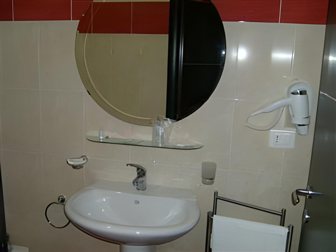 Bathroom 2, B&B Villa Bema, Salerno