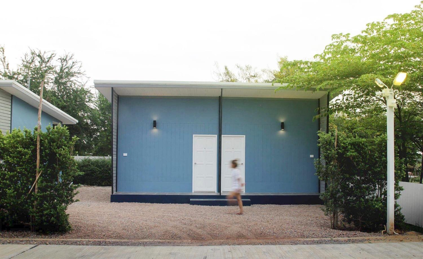 Exterior 5
