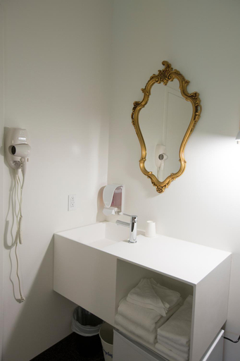 Bathroom 3, Le Saint-Creme, Alma, Lac-Saint-Jean-Est