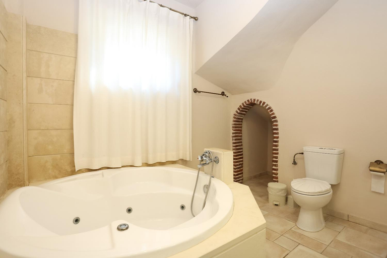 Bathroom 4, Listaros Villas, Faistos