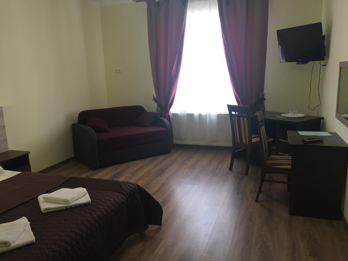 Others 5, Hotel Karpaty, Tysmenyts'kyi