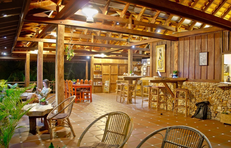 Food & Drinks 2, Khmer Hands Bungalows, Kaeb