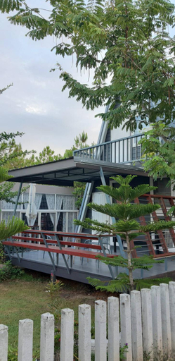 Exterior 6