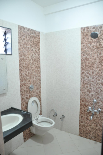 Bathroom 4, Hotel Oasis, Sirohi