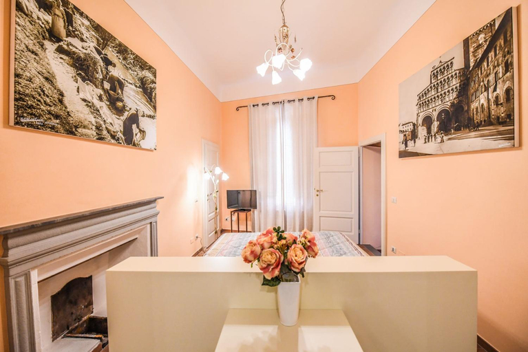 Others 5, Micheli Suite Anfiteatro Square, Lucca