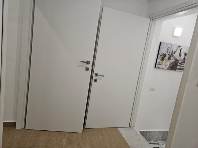 Others 4, Santalucia Suite, Bari