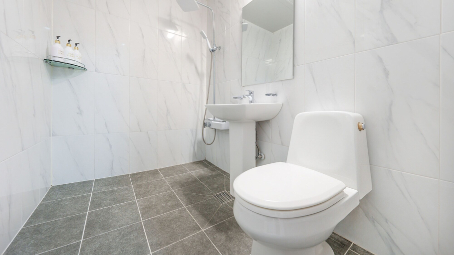 Bathroom 5, Namhae Onview Pension, Namhae