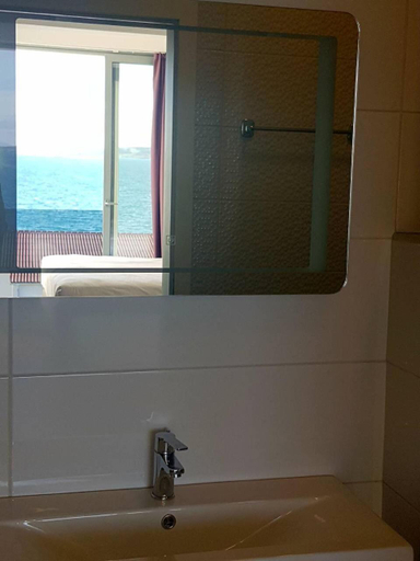 Bathroom 2, Bara Bay, Novalja