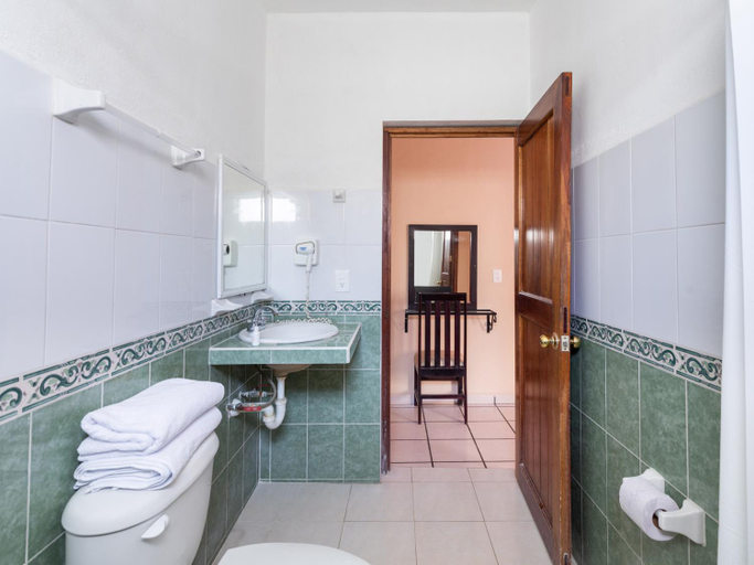Bathroom 4, Hotel Costa Azul, Othón P. Blanco
