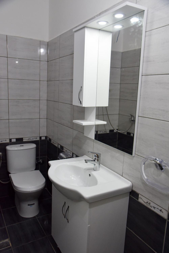 Bathroom 3, Hotel Sunrise, Kavajës