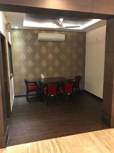 Others 4, Spacious 3bhk apartment!, West