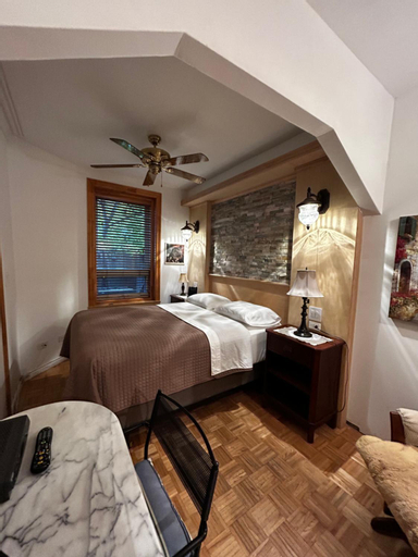 Bedroom 5, Gite Le Sieur de Joliette, Montréal