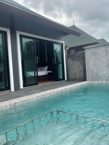 Swimming Pool 10