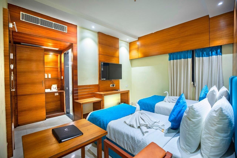 Bedroom 5, King S Crown, North 24 Parganas