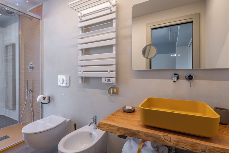 Bathroom 4, Luci sul Mare, Grosseto