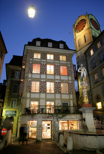 Exterior & Views