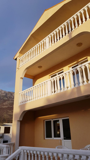 Others 5, Monte Liza Apartments